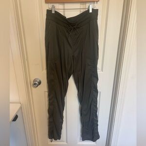 The North Face Women’s Joggers Olive Activewear Pants Lightweight Stretch